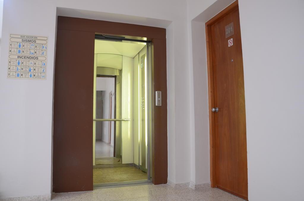 Hotel Delfines - A 2 Calles Del Acuario ורקרוז מראה חיצוני תמונה