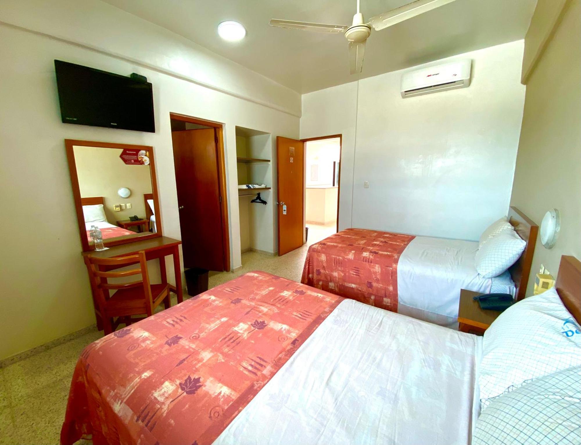 Hotel Delfines - A 2 Calles Del Acuario ורקרוז מראה חיצוני תמונה