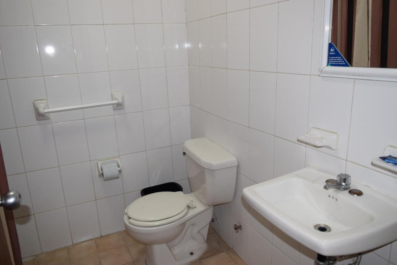 Hotel Delfines - A 2 Calles Del Acuario ורקרוז מראה חיצוני תמונה